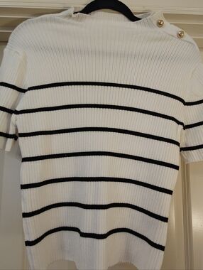 White Ribbed Short Sleeve Sweater with Black Stripes